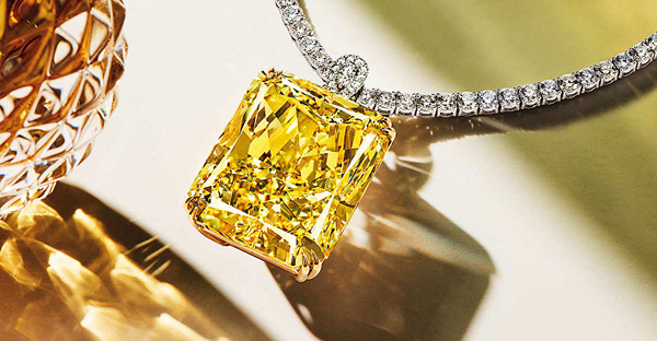 珠宝：时光的印记与情感的载体