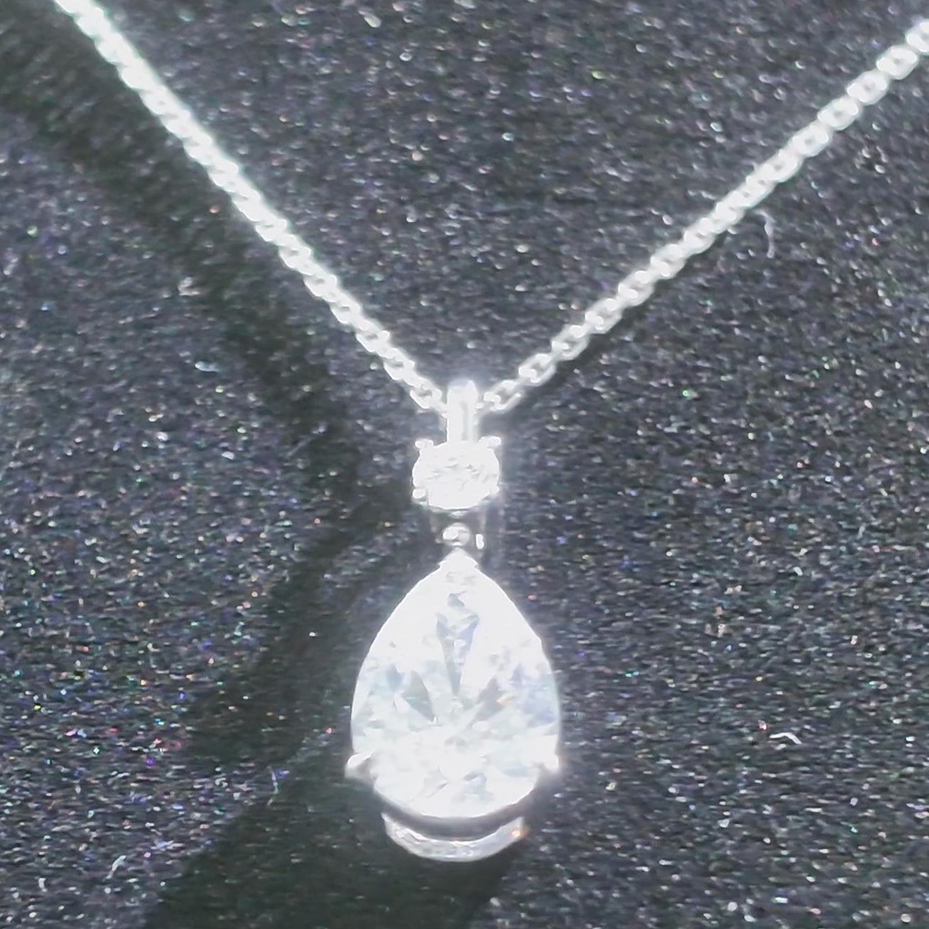 水滴形钻石项链