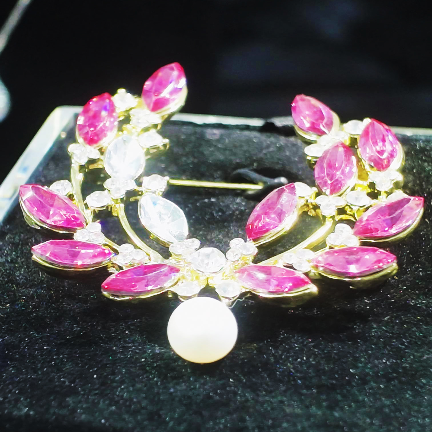 满钻珍珠橄榄枝胸针