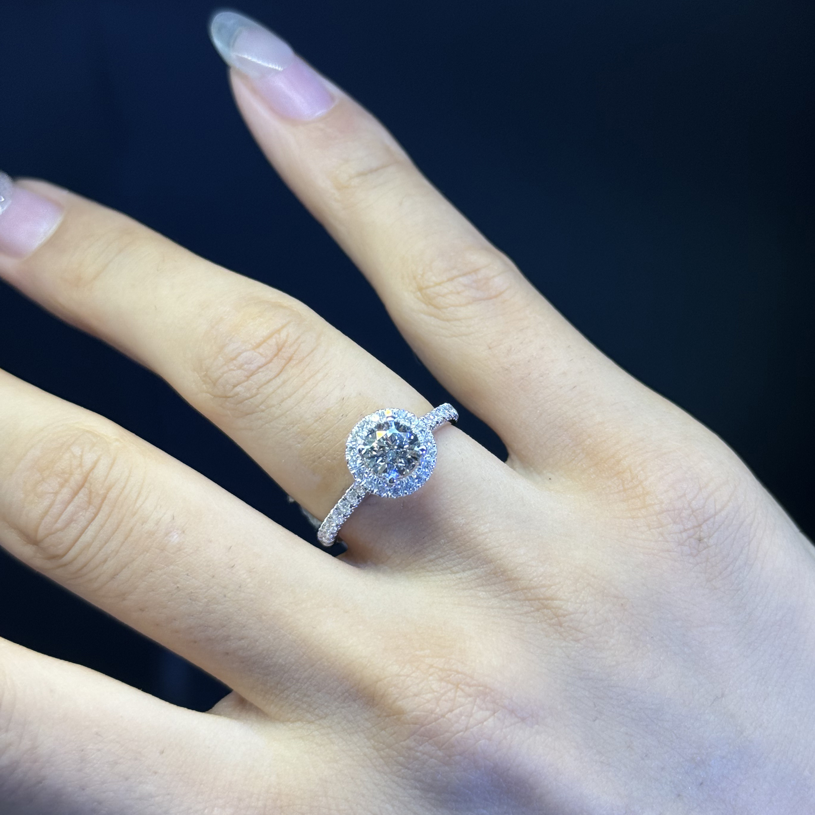 圆包围镶款-bf787fade95f.jpg/